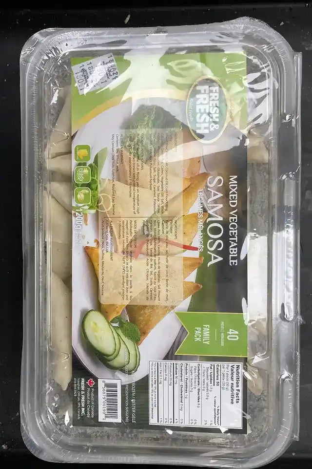 Fresh & Fresh Mixed Vegetable Samosa (40 pcs) | WeDoHalal Edmonton